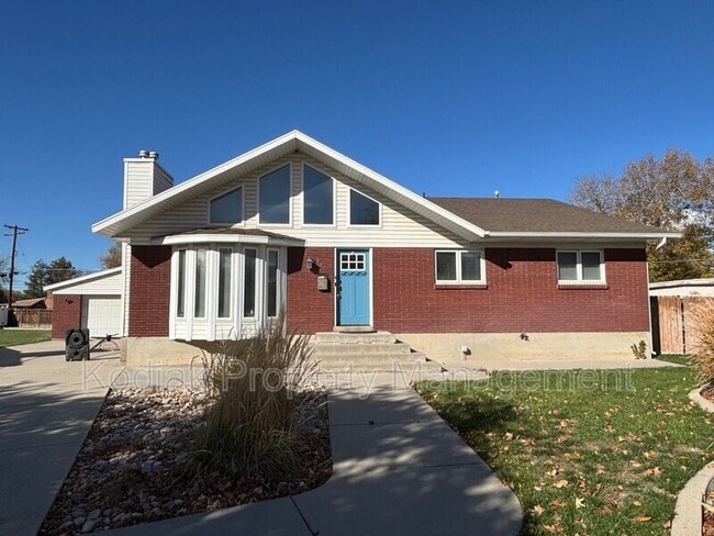 Photo - 547 E 3665 S