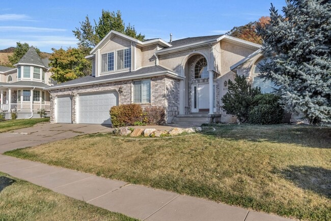 Photo - Spacious 5 Bedroom Home in Great Neighborhood in Layton!