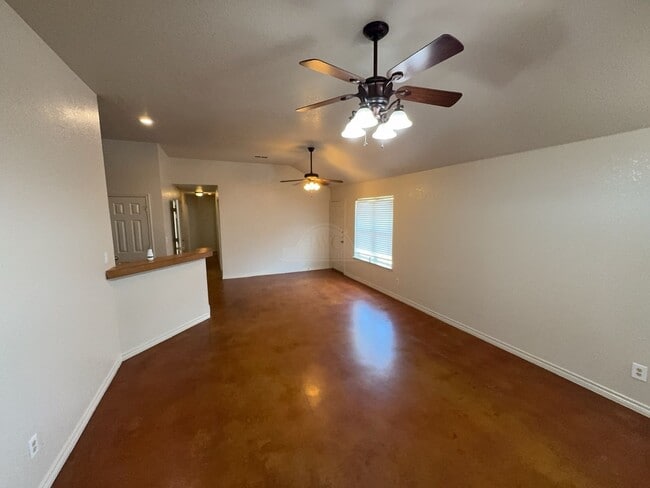 2105 Charleston Ct Unidad 2105 Charleston Ct Unit B