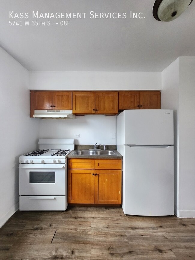 Photo - 5741 W 35th St Unit 08F