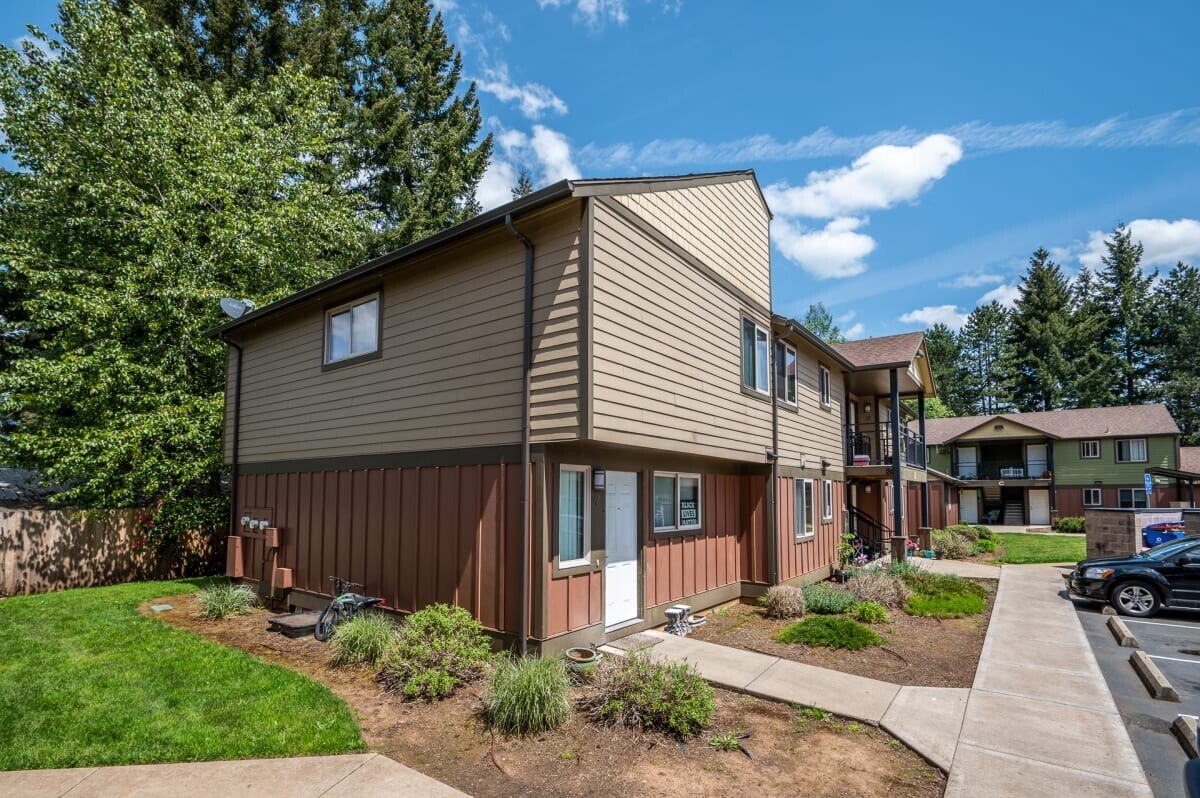 Photo - 39501 Evans St