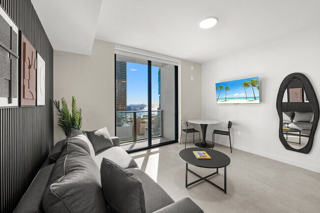 Photo - 55 NE 5th St Unidad SI ID1540518P