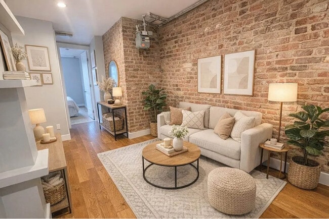 Photo - 480 Concord Ave Unidad 2