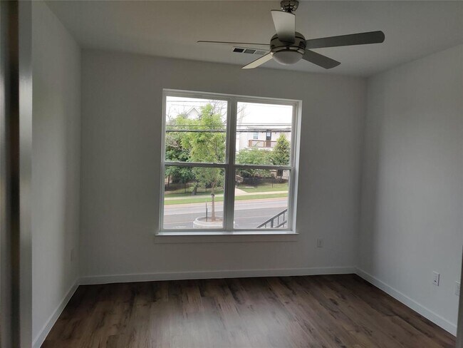 4801 Springdale Rd Unit 1102
