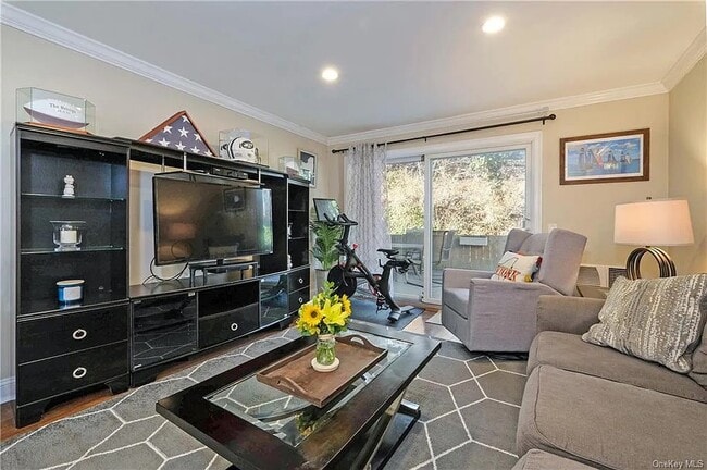 Building Photo - 23 Hillside Ter Unit 23 Hillside Terrace. C
