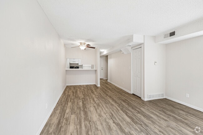 3BR, 2BA - 1,130SF - Living Room