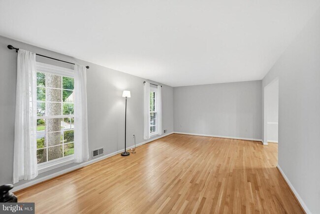 Photo - 809 Woodley Dr