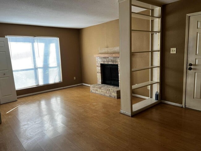 Photo - 2100 Wilcrest Dr