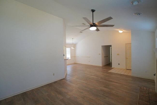 Photo - 2605 Yarmouth Ln