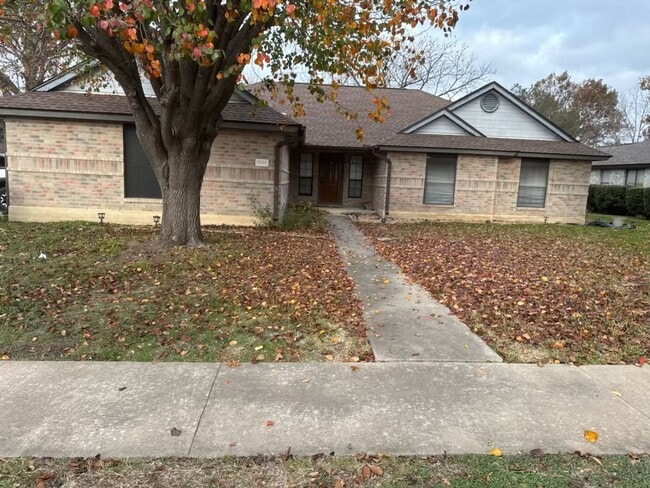 Building Photo - Coming Soon!! Stunning Renovated Home