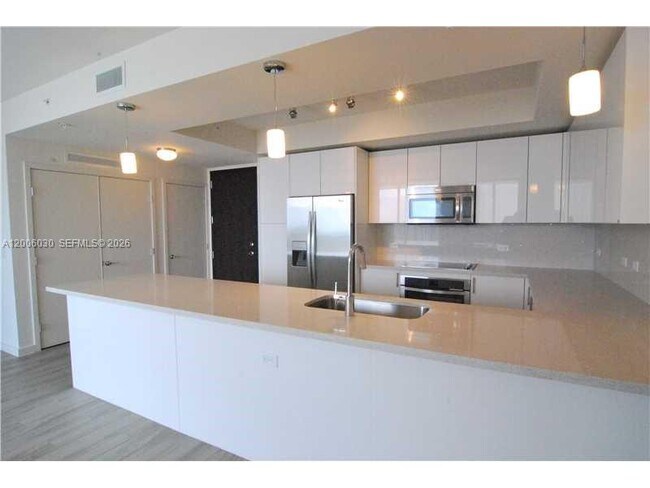 Photo - 999 SW 1st Ave Unidad 3212