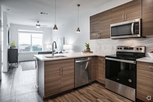 S1 - Studio, 1BA - 572SF