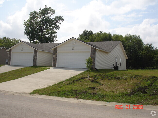 Building Photo - 511 Elliott Ln Rental