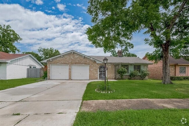 Building Photo - 12111 Pompano Ln Rental