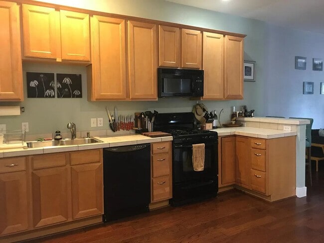 Photo - 1301 E 31st Ave