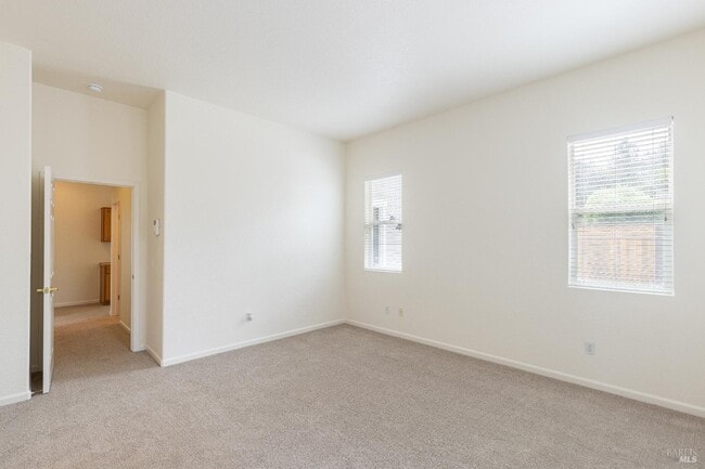 Photo - 201 Spur Ridge Ln