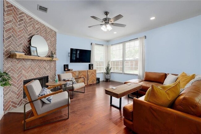 Photo - 1705 Azalea Dr