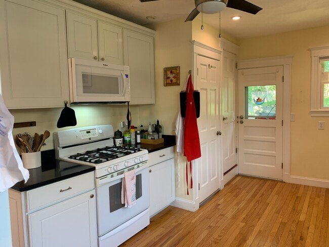 Photo - 1045 Adams St Unit 2