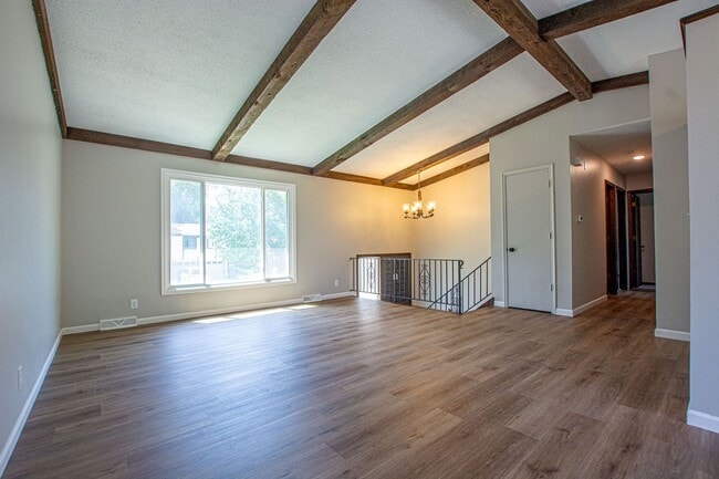 Photo - 3 Bedroom / 1.5 Bath with Fenced Backyard ...