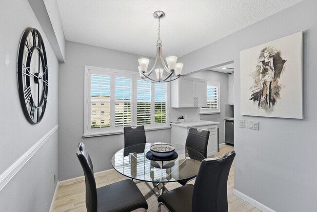 Photo - 368 Mansfield Dr