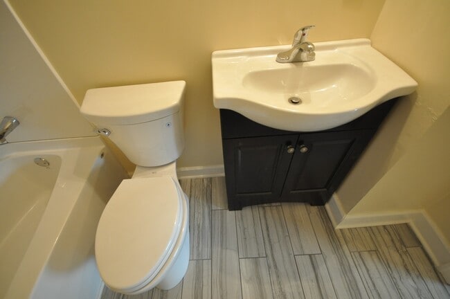 Photo - Pre-Leasing for Fall Semester 2026 - Walk ...