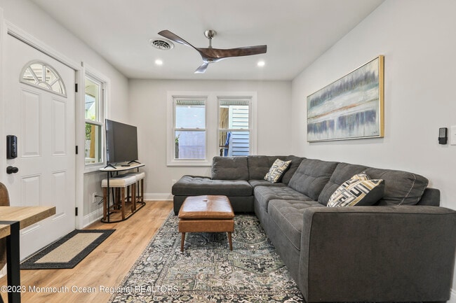 Photo - 110 11th Ave