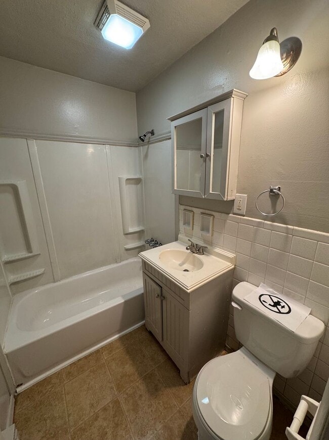 Photo - 4707 Furge Dr Unit 2