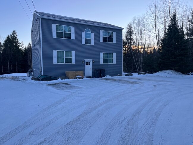 Building Photo - 9 Batmanuel Ln