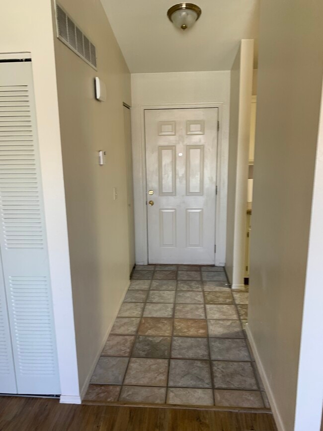 Entry Way - 7552 Camino Ct