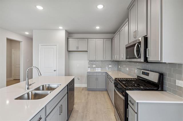 Photo - 608 Portina Dr