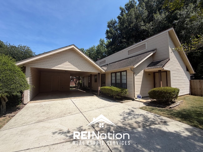 Building Photo - JUST LISTED! 3BR/2BA Memphis Stunner | Vaulted Ceilings & Stone Fireplace | Fenced Yard!