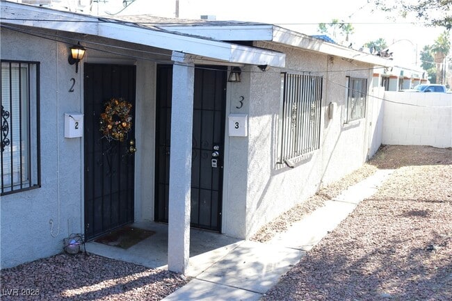 Photo - 1828 Lewis Ave