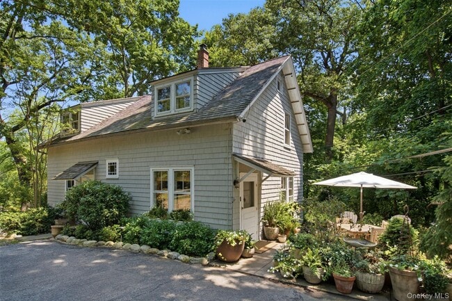 Building Photo - 1394 Ridge Rd