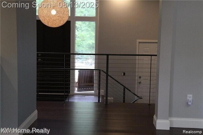 Photo - 1327 Lone Pine Rd