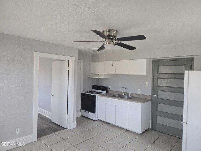 Photo - 515 W Missouri Ave Unit Apt 8