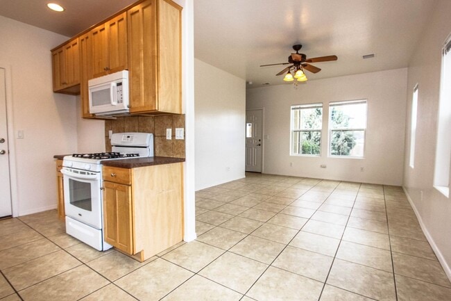 13011 E Cobb Ct