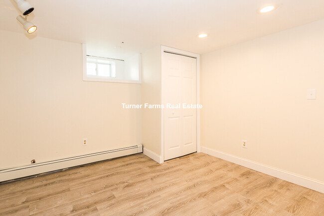 Photo - 124 Monument St Apartments Unit 1
