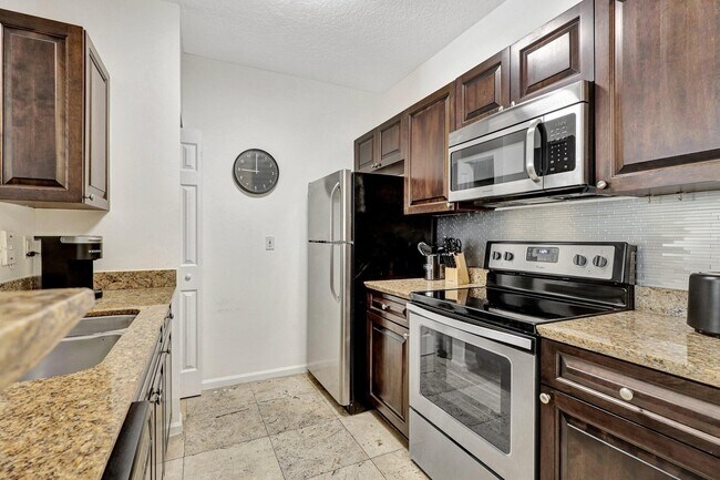 Photo - 580 S Sapodilla Ave Unit 105