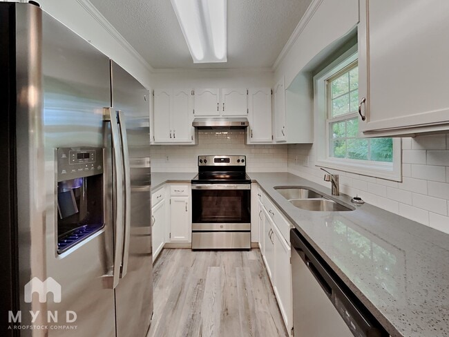 Photo - 2443 Hawk Ridge Dr