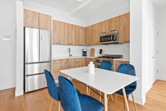 Photo - 517 W 45th St Unidad ID1224962P