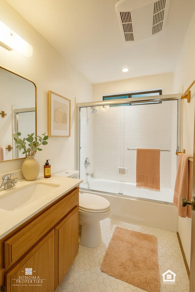 Photo - Spacious One Bedroom Lower Level Duplex