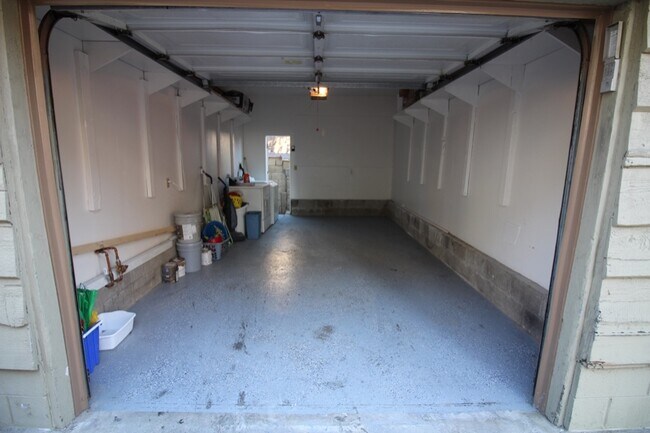717 Portsmouth Ct