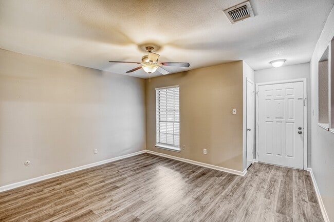 Photo - 18742 Glen Briar Ln