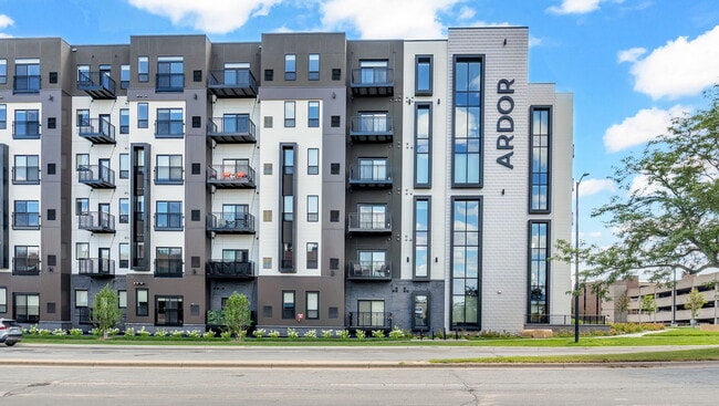 Ardor on the Bluffs South Loop Residences
