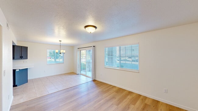 Living/Dining room - 1075 W 1360 S Unit 1075