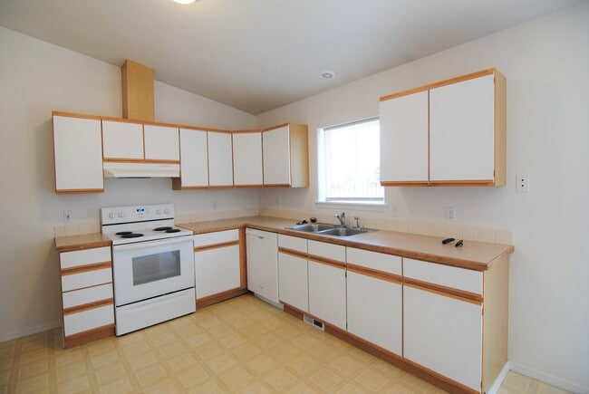 Photo - 1386 Brown St Unit #B