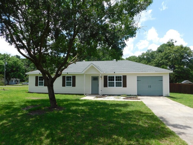 Building Photo - Convenient to Moody and so much more Rental