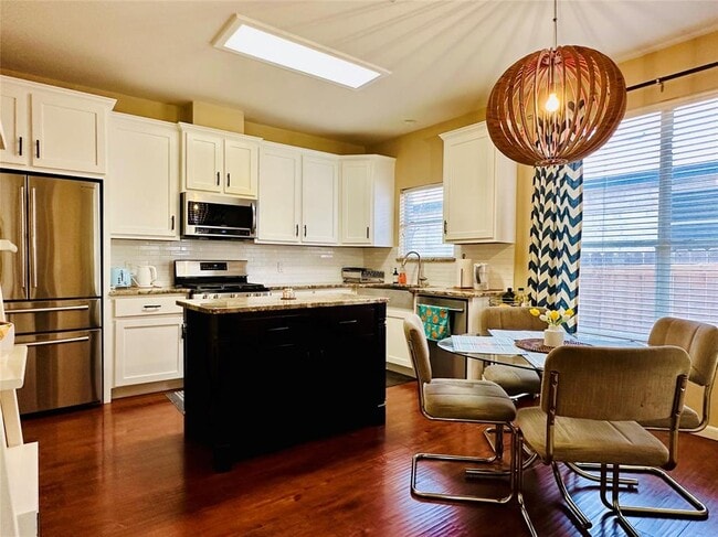 Photo - 8300 Alvin High Ln