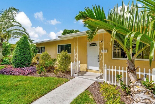 Photo - 925 NE 25th Ave