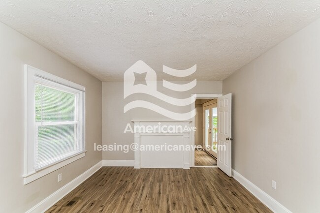 Photo - 107 Kensington Cir